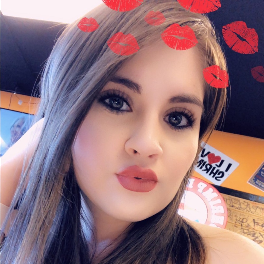 Meet your Posher, Crystal